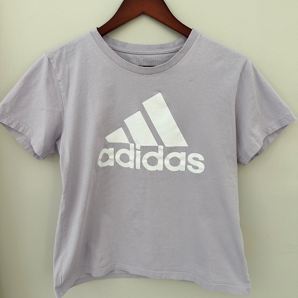 Adidas casual cropped purple logo t-shirt size Large